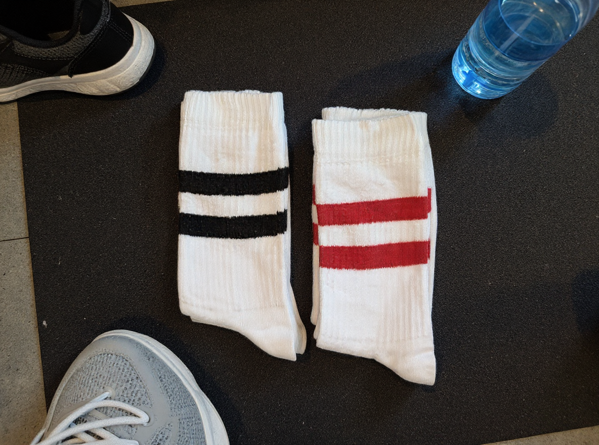 BLEUR Muške sportske čarape (crno i crvene)